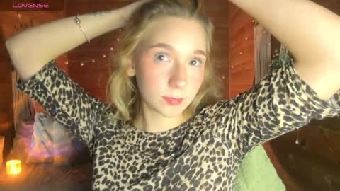 Snapshot of shatall_rouge chatting on 4, 5, 2026 Shantall online show from 4, 5, 2026