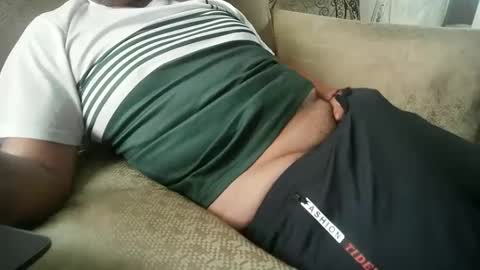 Snapshot of shaufer chatting on 12, 10, 2025 shaufer online show from 12, 10, 2025