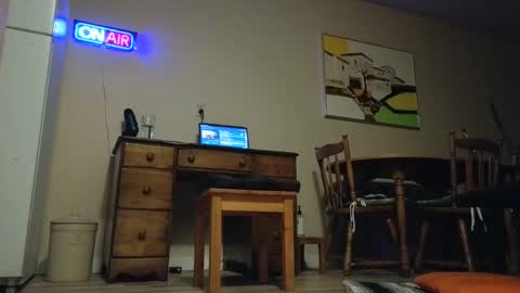 Snapshot of shave_deeez chatting on 5, 10, 2025 shave deeez online show from 5, 10, 2025