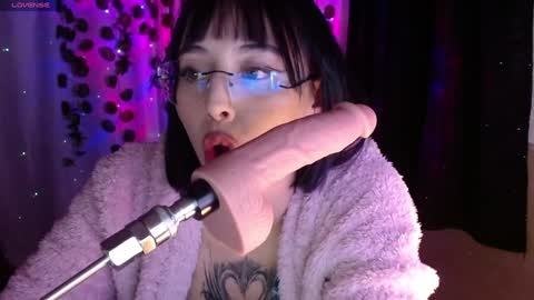 Shayla 3 online show from 7, 1, 2025