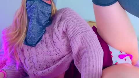 Shayla Vee online show from 14, 4, 2026