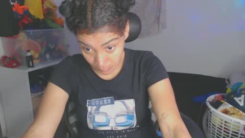 Shayna online show from 2, 10, 2025