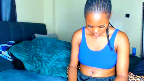 shee13 online show from 29, 11, 2025