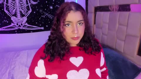 Snapshot of sheeylaroee chatting on 27, 12, 2024 Heidy online show from 27, 12, 2024