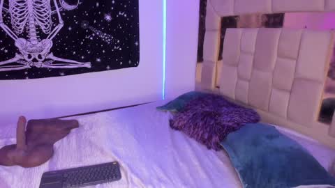 Snapshot of sheeylaroee chatting on 15, 1, 2025 Heidy online show from 15, 1, 2025