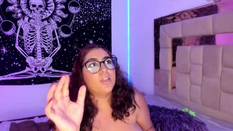 Snapshot of sheeylaroee chatting on 16, 1, 2025 Heidy online show from 16, 1, 2025