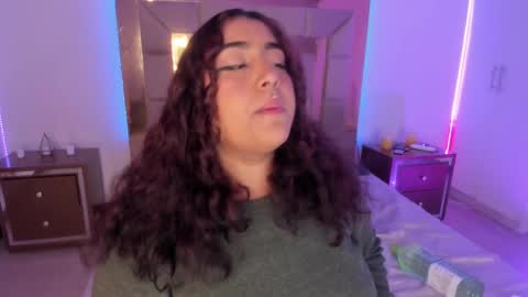 Snapshot of sheeylaroee chatting on 27, 2, 2025 Heidy online show from 27, 2, 2025