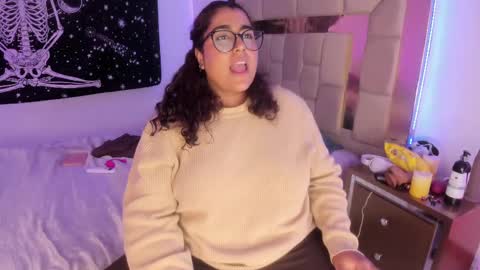 Snapshot of sheeylaroee chatting on 1, 3, 2025 Heidy online show from 1, 3, 2025