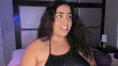 Snapshot of sheeylaroee chatting on 10, 9, 2025 Heidy online show from 10, 9, 2025