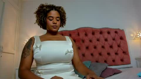 Snapshot of sheilamakano70 chatting on 5, 7, 2026 Sheila Makano online show from 5, 7, 2026