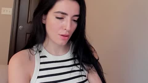 Snapshot of sheisallthat chatting on 19, 11, 2025 sheisallthat online show from 19, 11, 2025