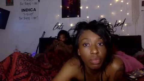 Snapshot of sheisloladaze chatting on 25, 11, 2025 Lola online show from 25, 11, 2025