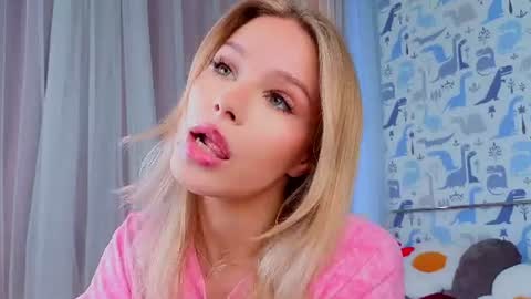 Snapshot of sheliamuyres chatting on 22, 6, 2026 Lina online show from 22, 6, 2026
