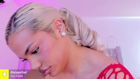 Snapshot of shelynna_azzul chatting on 11, 11, 2025 shelynna_azzul online show from 11, 11, 2025