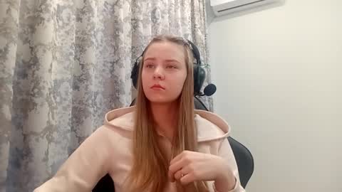 Lisa online show from 28, 11, 2025