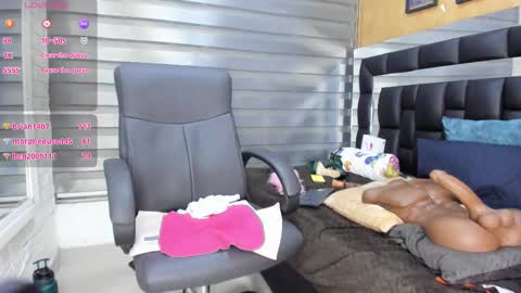 Snapshot of sheyla__ebony chatting on 9, 3, 2026 sheyla__ebony online show from 9, 3, 2026