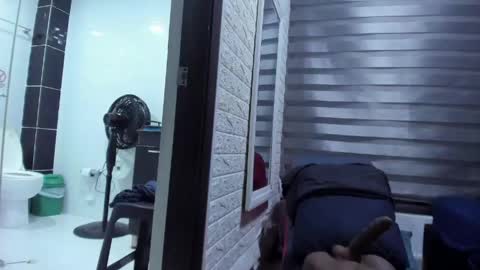 Snapshot of sheyla__ebony chatting on 19, 4, 2026 sheyla__ebony online show from 19, 4, 2026