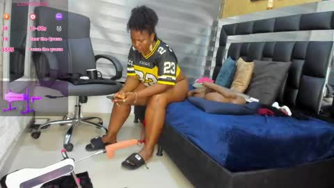 Snapshot of sheyla__ebony chatting on 25, 4, 2026 sheyla__ebony online show from 25, 4, 2026