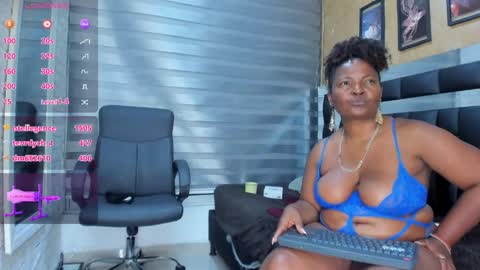 Snapshot of sheyla__ebony chatting on 29, 4, 2026 sheyla__ebony online show from 29, 4, 2026