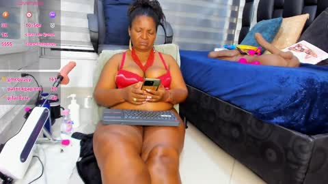 Snapshot of sheyla__ebony chatting on 8, 5, 2026 sheyla__ebony online show from 8, 5, 2026
