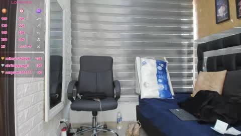 Snapshot of sheyla__ebony chatting on 15, 5, 2026 sheyla__ebony online show from 15, 5, 2026