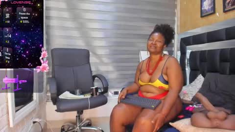 Snapshot of sheyla__ebony chatting on 29, 5, 2026 sheyla__ebony online show from 29, 5, 2026