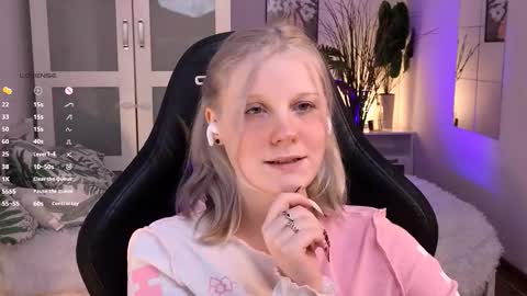 help me reach my first 25 thumbs up online show from 22, 11, 2025