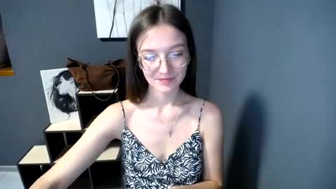 Snapshot of shining_pearl chatting on 25, 6, 2026 Jesica online show from 25, 6, 2026
