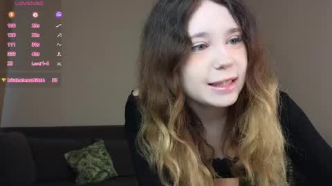 Snapshot of shiny_bell chatting on 27, 4, 2026 Bell 3 Next broadcast online show from 27, 4, 2026