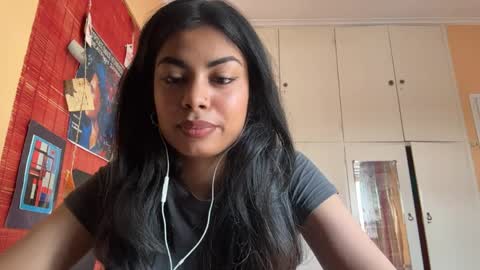 Snapshot of shirleendurrah chatting on 4, 4, 2026 Karin online show from 4, 4, 2026