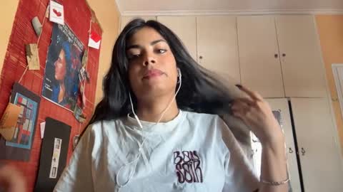 Snapshot of shirleendurrah chatting on 8, 4, 2026 Karin online show from 8, 4, 2026