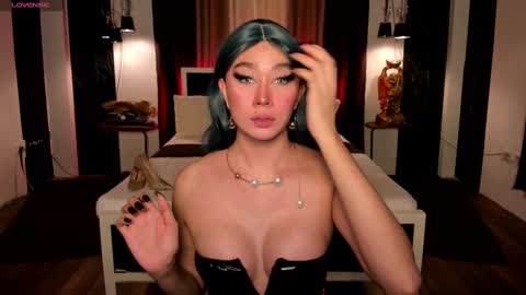 WET AND WILD YHANNA online show from 18, 12, 2024