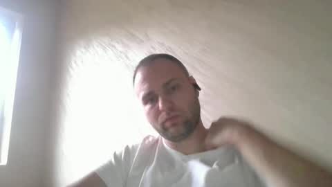 Snapshot of shmele_04 chatting on 17, 12, 2025 shmele_04 online show from 17, 12, 2025