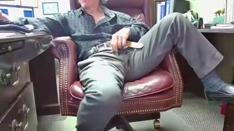 nikolas send dm for an appointment online show from 15, 1, 2026