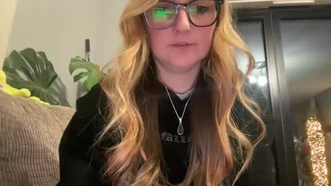 short sweetpea online show from 9, 3, 2025