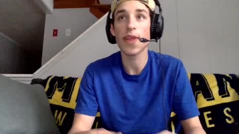 shortiesn40s online show from 18, 2, 2026