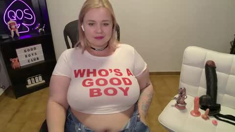 Snapshot of showmebbw chatting on 17, 5, 2026 Mimi online show from 17, 5, 2026