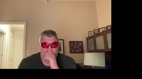 Snapshot of showmet chatting on 11, 4, 2026 Chicago Guy online show from 11, 4, 2026