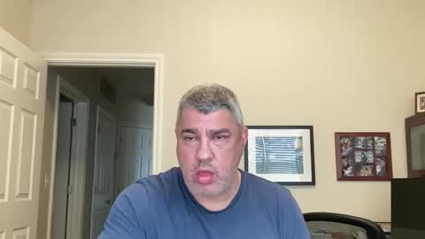 Snapshot of showmet chatting on 14, 4, 2026 Chicago Guy online show from 14, 4, 2026
