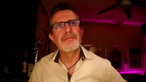 Snapshot of shrewtamer chatting on 10, 9, 2025 shrewtamer online show from 10, 9, 2025