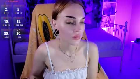 Snapshot of shuhuameow chatting on 26, 10, 2025 Emly online show from 26, 10, 2025