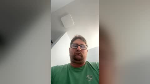 Snapshot of shweatyballs28 chatting on 3, 4, 2026 shweatyballs28 online show from 3, 4, 2026