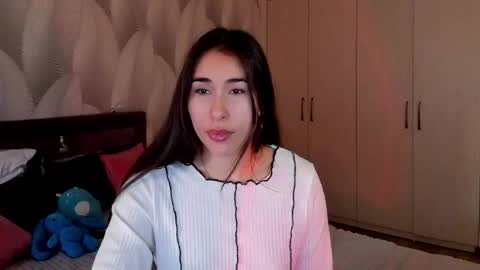 Snapshot of shy_bambiii chatting on 17, 11, 2025 Mika online show from 17, 11, 2025