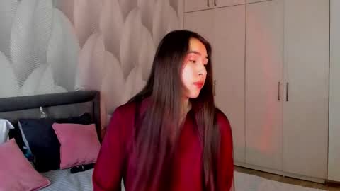 Snapshot of shy_bambiii chatting on 15, 12, 2025 Mika online show from 15, 12, 2025