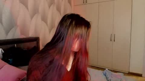 Snapshot of shy_bambiii chatting on 17, 12, 2025 Mika online show from 17, 12, 2025