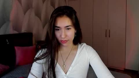 Snapshot of shy_bambiii chatting on 21, 12, 2025 Mika online show from 21, 12, 2025