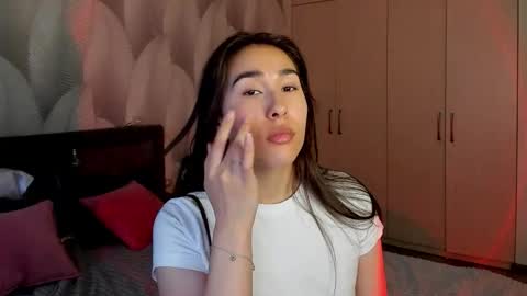 Snapshot of shy_bambiii chatting on 22, 12, 2025 Mika online show from 22, 12, 2025