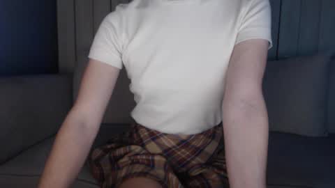 shy_schoolgirl_ online show from 7, 2, 2025