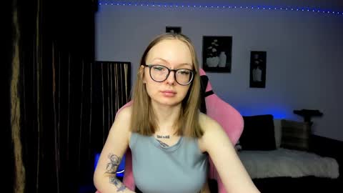 Snapshot of shy_suchka chatting on 12, 1, 2025 Melissa online show from 12, 1, 2025