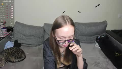 Snapshot of shy_suchka chatting on 14, 11, 2025 Melissa online show from 14, 11, 2025